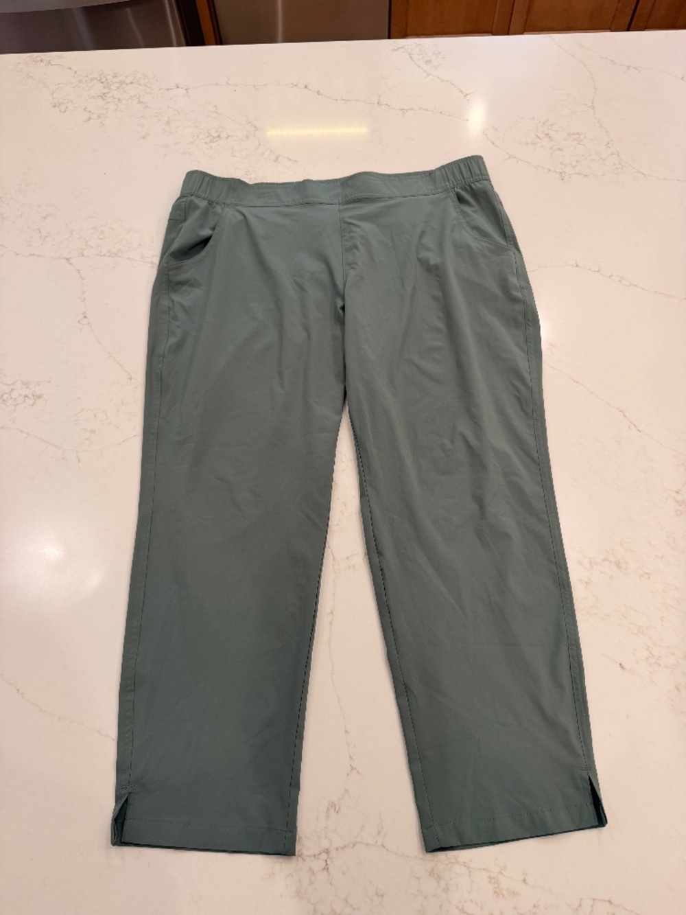 Eddie Bauer Women's XL Green Pull On Travel Hiking Pants Stretch Pockets